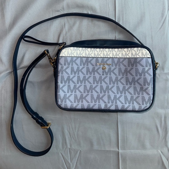Michael Kors Logo Large East West Camera Crossbody Pale Blue Multi - Picture 1 of 11